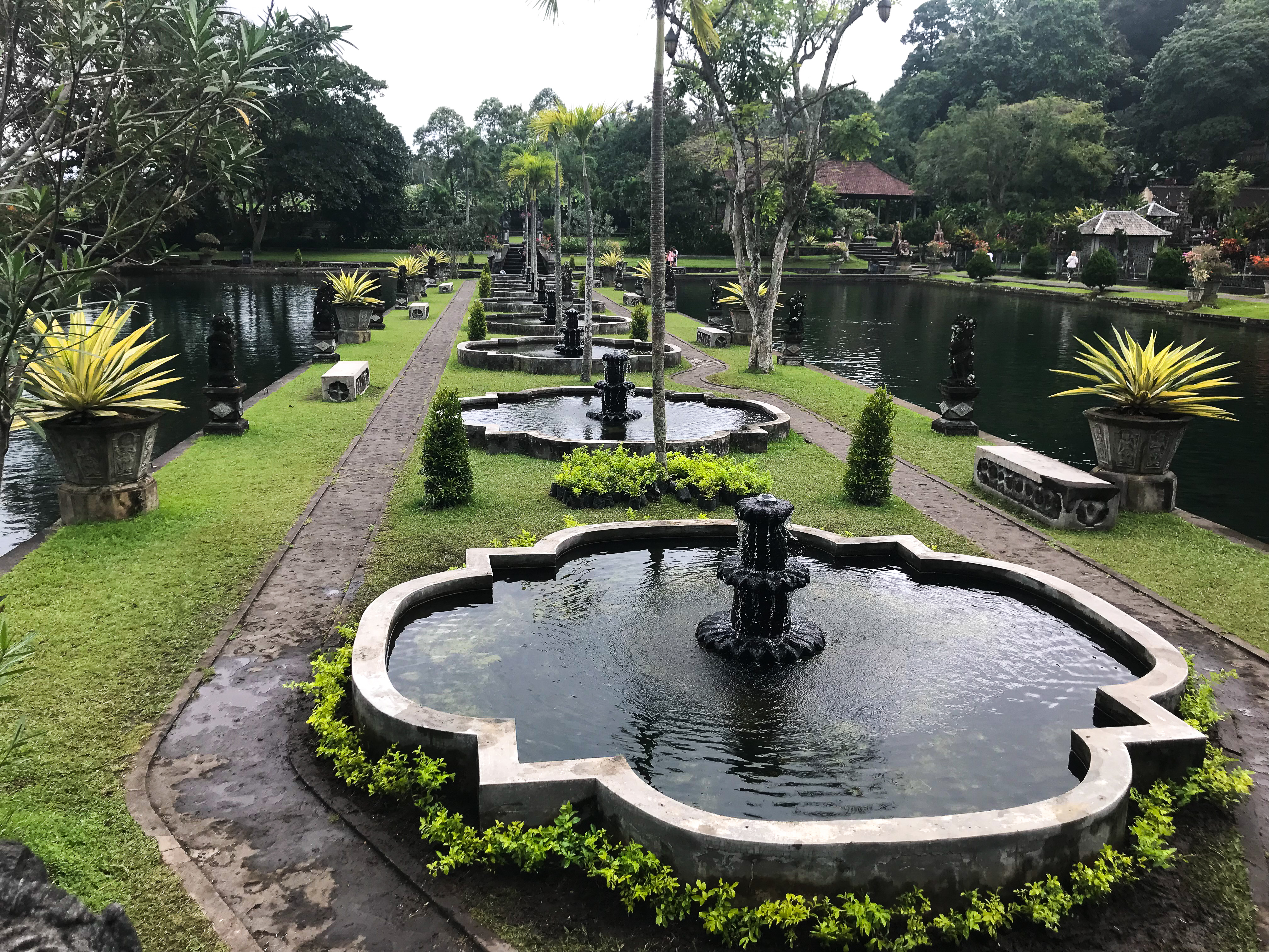 Indonésie Bali Amed Tirta Gangga bassin fontaine