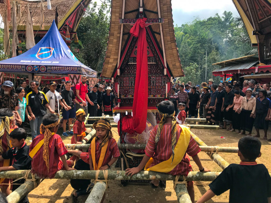 Sulawesi Indonésie Toraja cérémonie funéraire