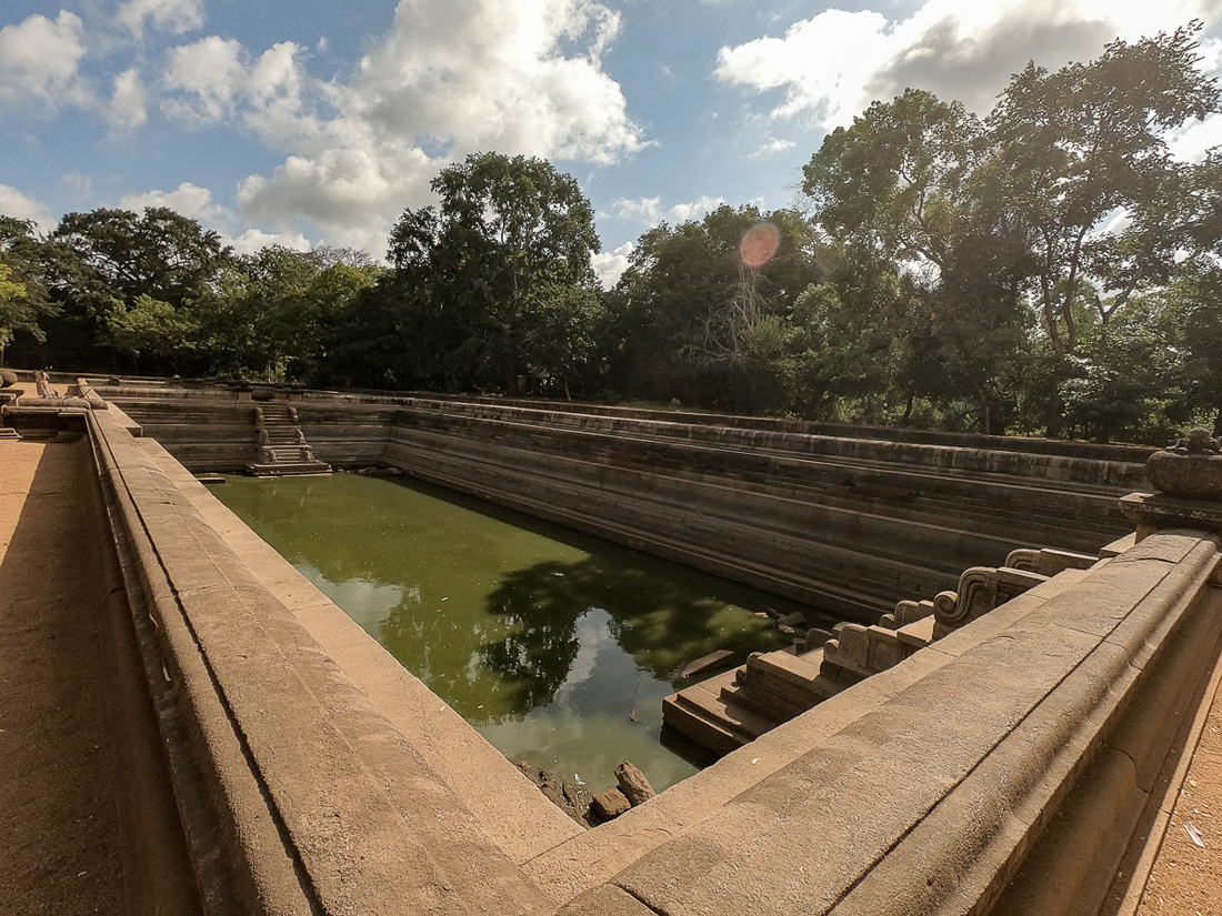 Sri Lanka Anuradhapura Ruine Twins pond Kuttam Pokuna