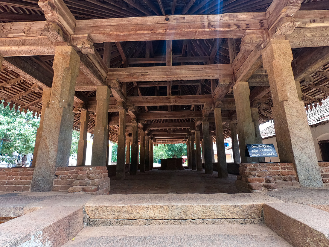 Sri Lanka Panduwasnuwara Temple